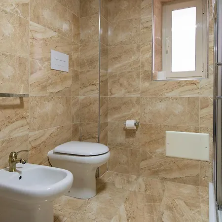 Irooms Garibaldi Неаполь