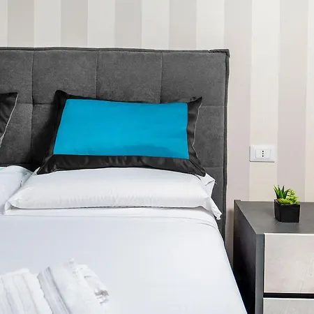 Irooms Garibaldi Гостевой дом Неаполь