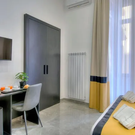 בית הארחה Irooms Garibaldi 4*
