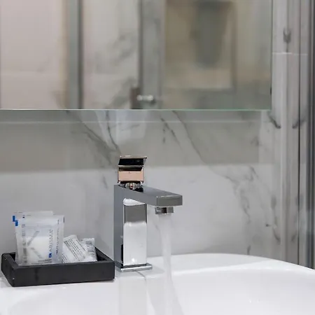 Irooms Garibaldi 4* Napoli